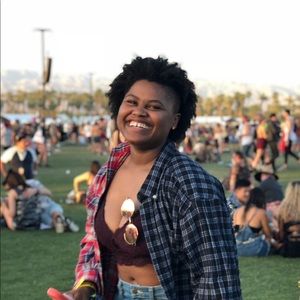 Meet your Posher, Rayven